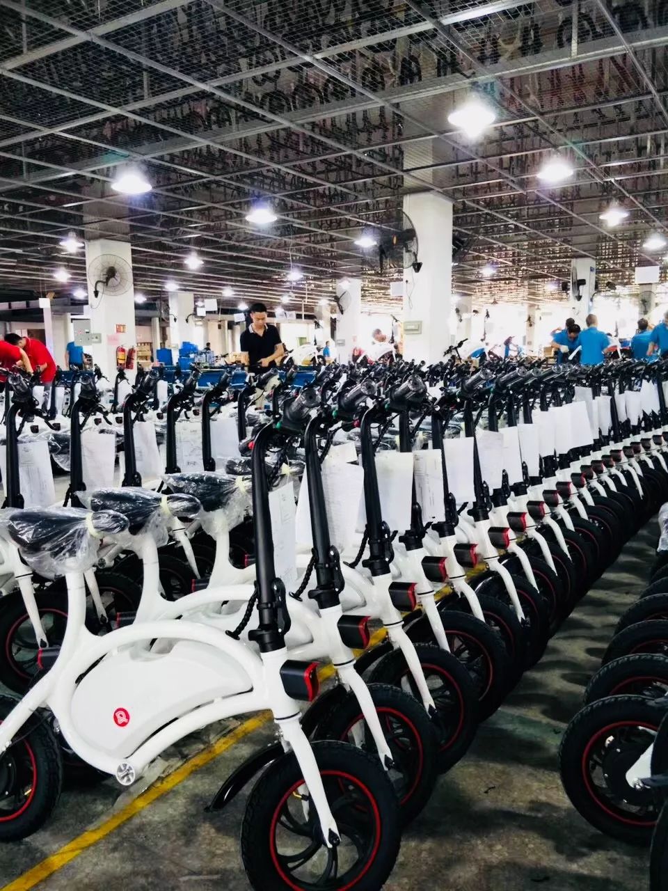 技術(shù)驅(qū)動(dòng)革新 大魚智行車?yán)钔脒x胡潤30歲以下創(chuàng)業(yè)領(lǐng)袖榜，彰顯電動(dòng)車行業(yè)創(chuàng)新力量